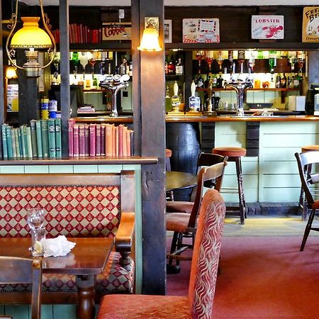 The Crab And Lobster Inn Бембридж Экстерьер фото