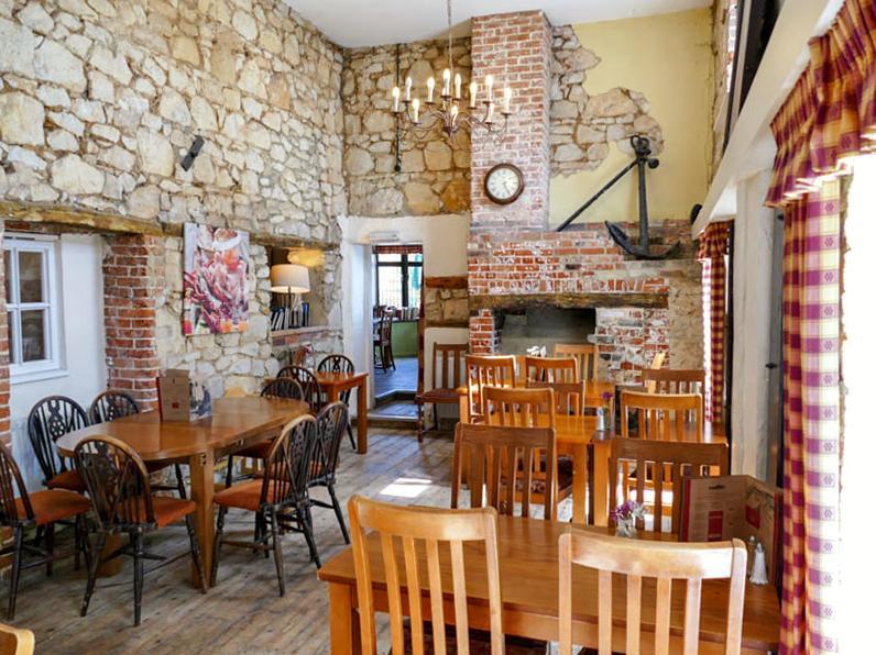 The Crab And Lobster Inn Бембридж Экстерьер фото